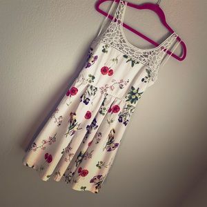 Cute dress!